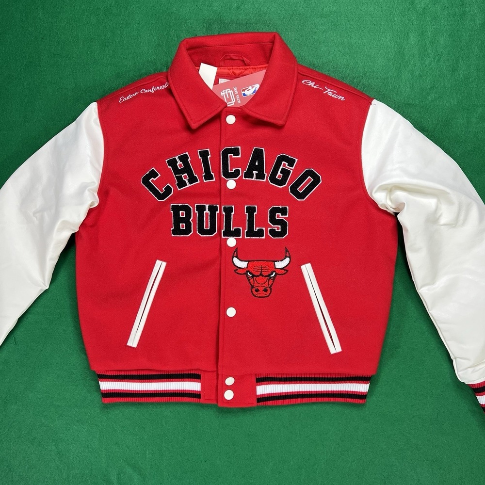 Mens Small - Chicago Bulls Varsity Chi Town Jacket NBA East Conf Away Team Coat